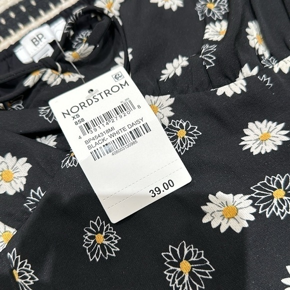 NWT, BP, black and white daisy mini dress size extra small - Picture 4 of 4